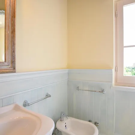 Gorgeous In With Kitchen Feriehus