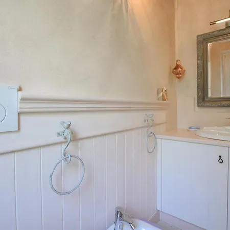 Gorgeous In With Kitchen Holiday home *
